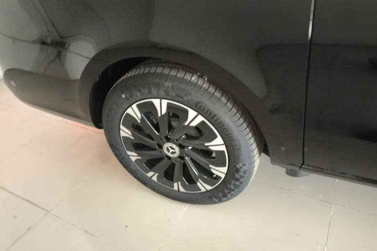 Used Mercedes-Benz V-Class 2024 V 300 Pilot Edition
