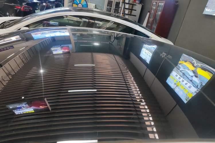 Used Tesla Model 3 2019 Long-Range All-Wheel-Drive Version
