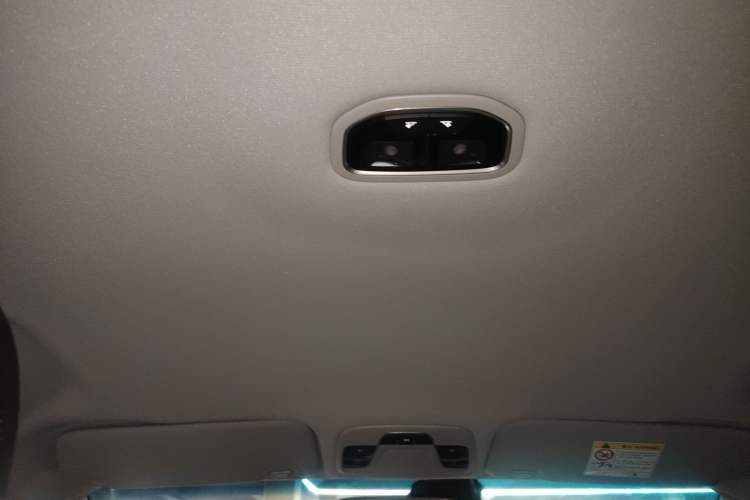 Used Geely Auto Emgrand 2019 Leading Edition 1.5L Manual Luxury Model China VI Standard
