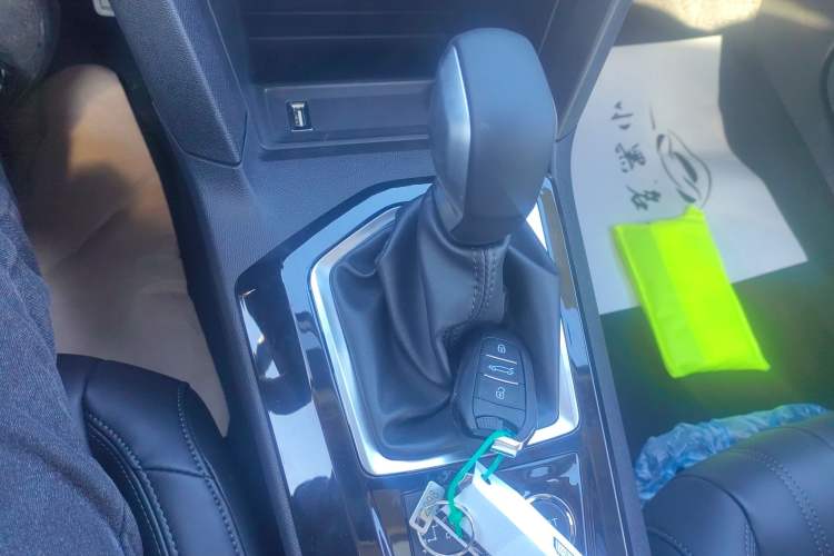 Used Peugeot 408 2022 1.6T Light-Chasing Edition
