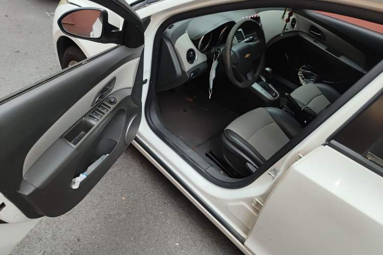 Used Chevrolet Cruze 2013 1.8L SE AT
