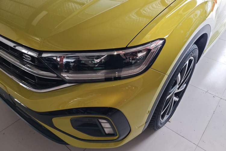 Used Volkswagen T-ROC 2023 300TSI DSG Two-Wheel Drive Starlight Edition
