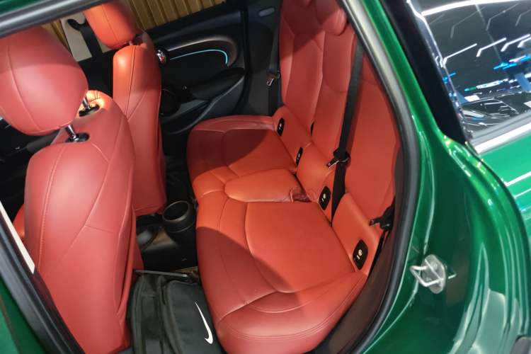 Used  MINI 2022 Updated 1.5T COOPER Classic Edition Five-Door Version
