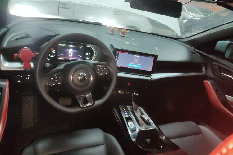 Used MG 5 2022 180 DVVT CVT Youth Luxury Edition