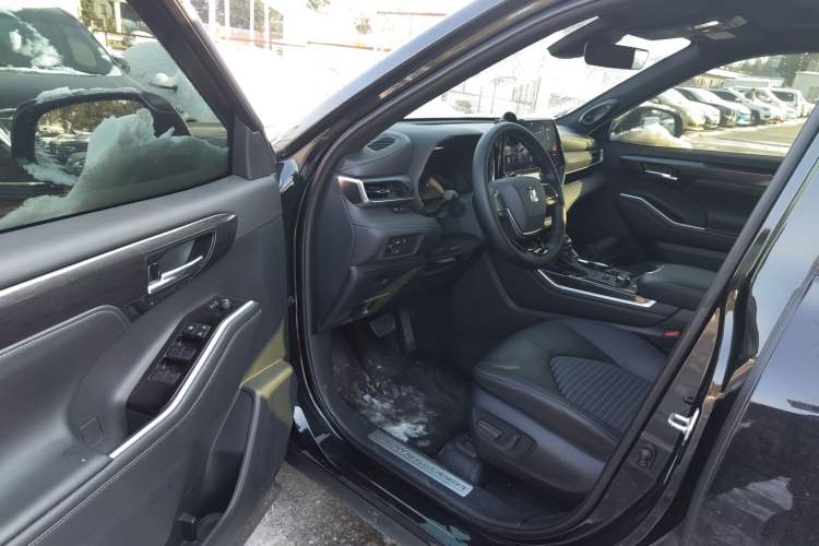 Used Toyota Crown Kluger 2022 2.0T Four-Wheel Drive Prestige Edition
