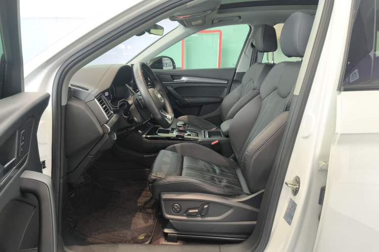 Used Audi Q5L 2022 40T Fashionable and Dynamic Model
