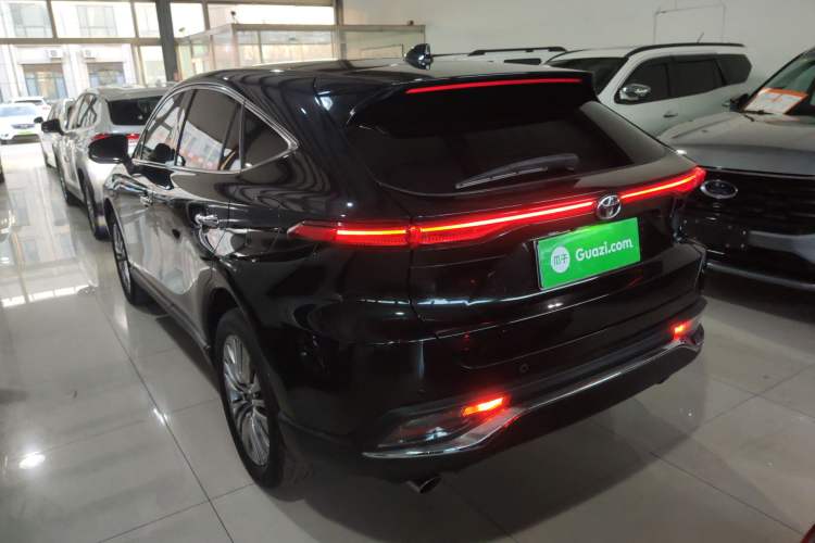 Used Toyota Harrier 2022 2.0L CVT Two-Wheel Drive Deluxe Edition