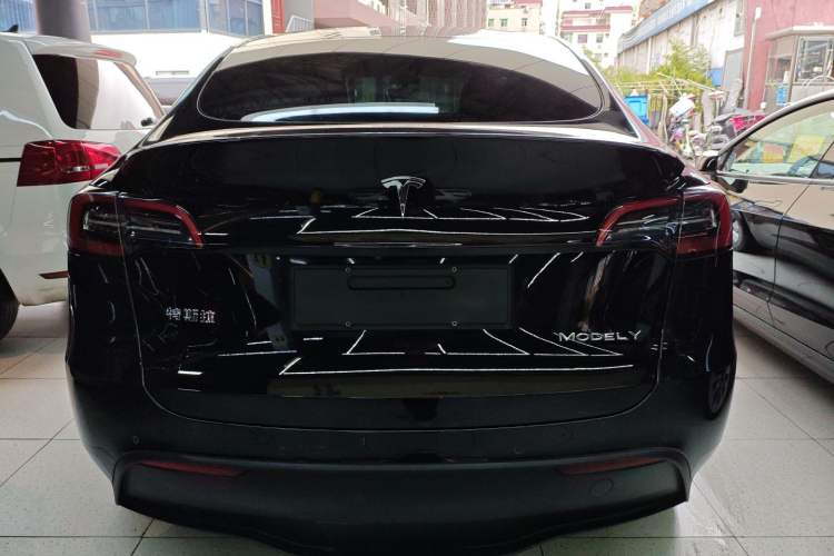 Used Tesla Model Y 2022 Long-Range All-Wheel-Drive Version