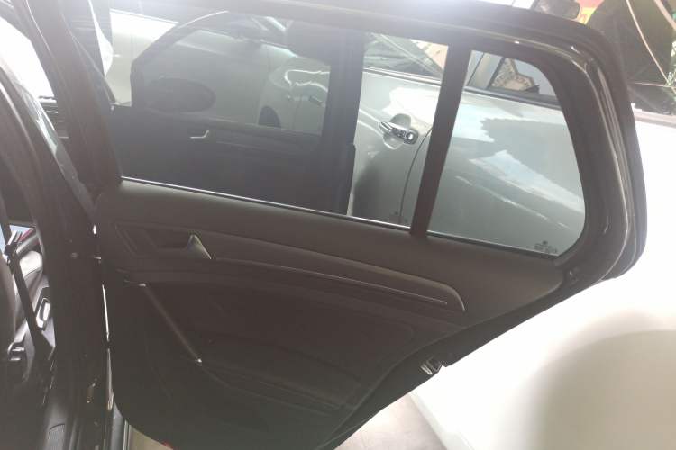 Used Volkswagen Golf 2016 1.4TSI Automatic R-Line
