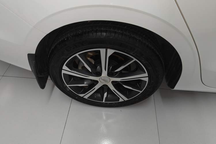 Used Geely Auto Emgrand 2023 4th Generation Champion Edition 1.5L CVT Prestige Model
