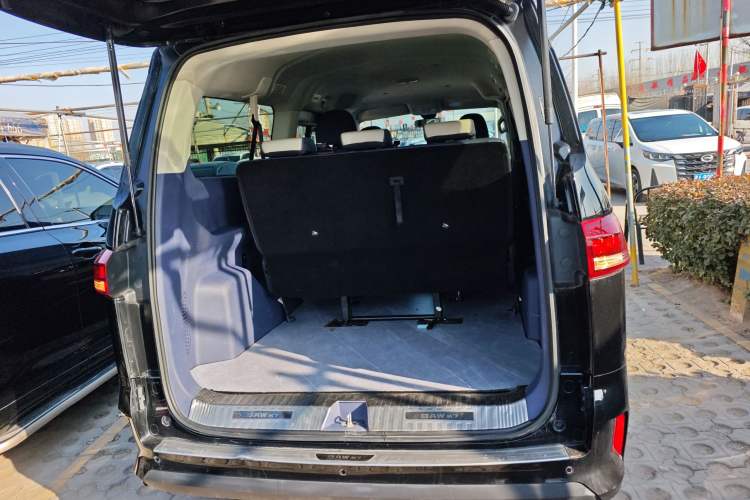 Used  Ruisheng Ace M7 2025 2.0L Automatic Long Wheelbase Luxury Version 7 Seats
