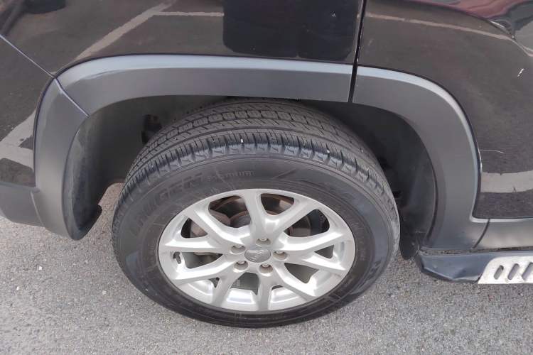 Used  Cherokee 2016 2.4L Leading Edition