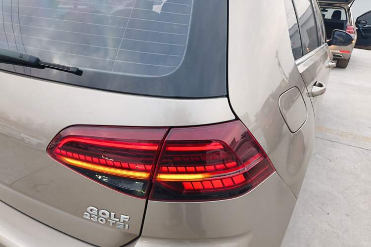 Used Volkswagen Golf 2018 230TSI Automatic Luxury Version