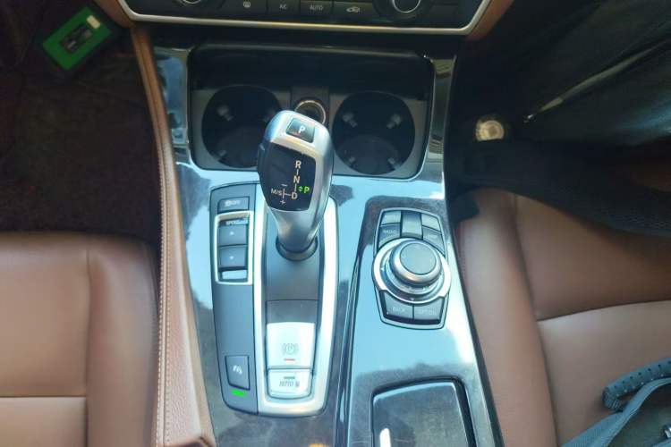 Used BMW 5 Series 2017 525Li Leading Model
