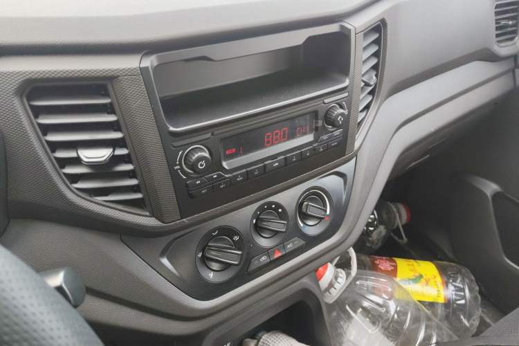 Used Wuling Hongguang V 2022 1.5L Jingqu Version Hydraulic Power Steering LAR
