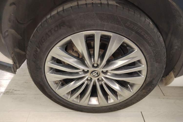 Used Toyota Highlander 2022 Dual-Engine 2.5L Four-Wheel Drive Prestige Version 7 Seats