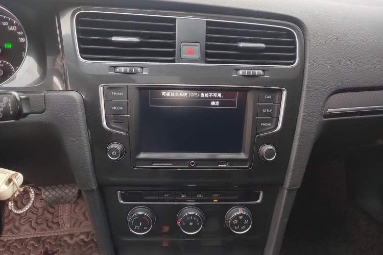 Used Volkswagen Golf 2017 1.6L Automatic Comfort Million-Vehicle Anniversary Edition
