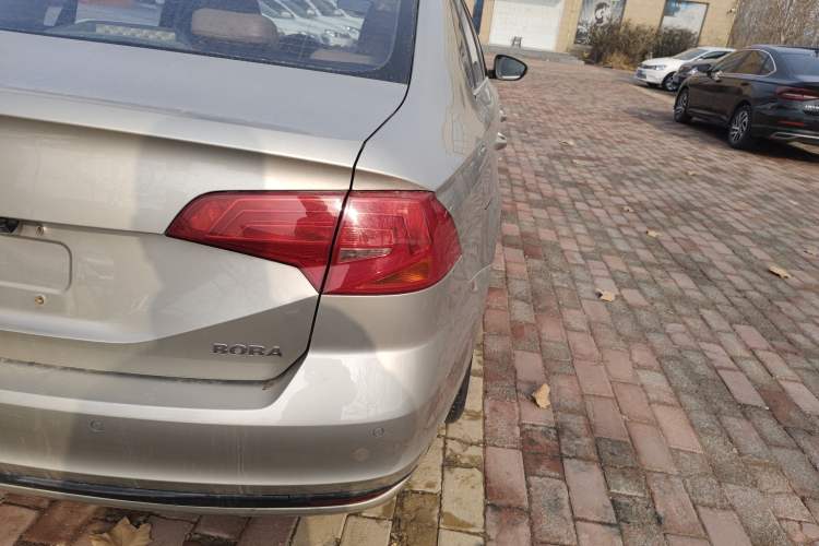 Used Volkswagen Bora 2016 1.6L Automatic Fashion Model
