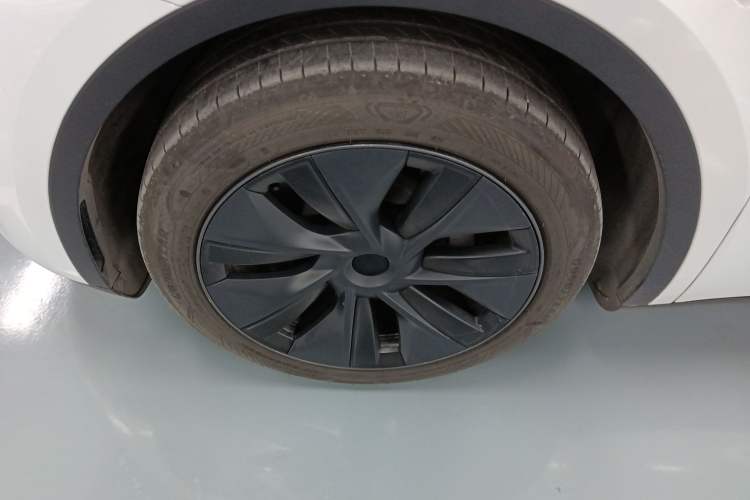 Used Tesla Model Y 2024 Rear-Wheel-Drive Version
