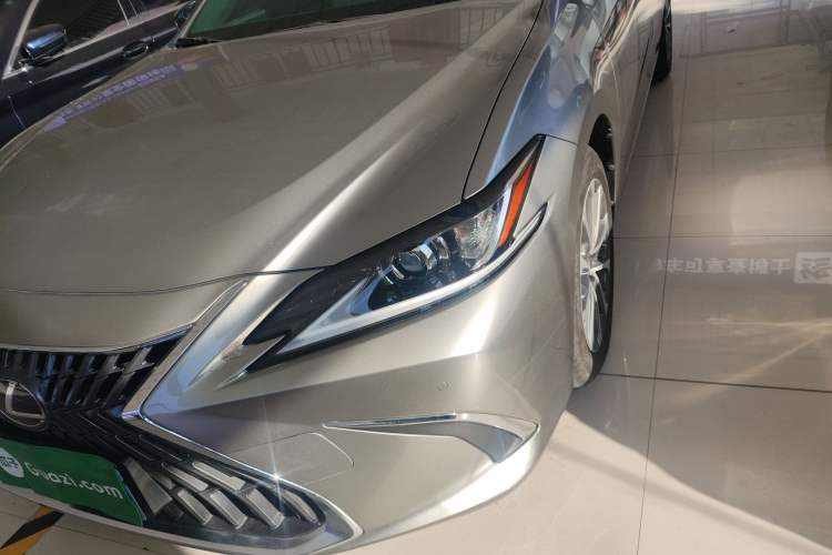 Used Lexus ES 2023 200 Excellence Edition
