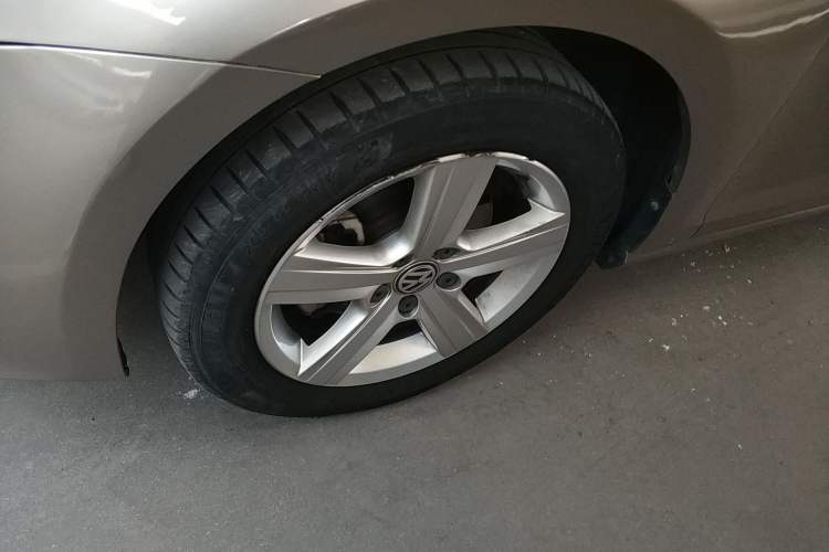 Used Volkswagen Golf 2017 1.6L Automatic Comfort Million-Vehicle Anniversary Edition
