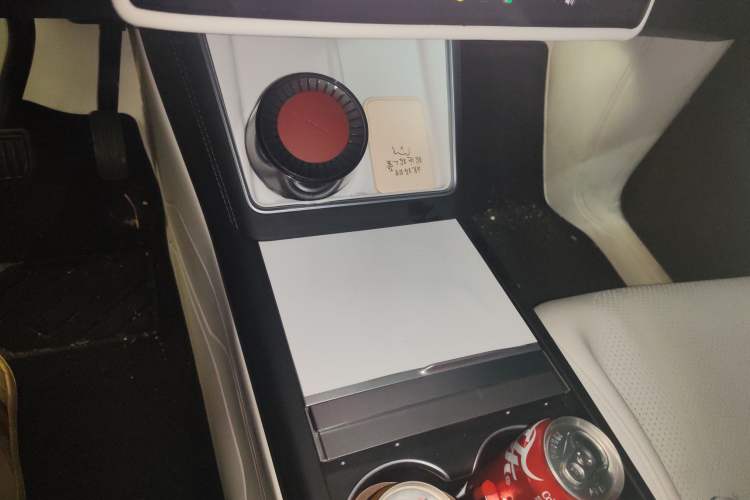 Used Tesla Model Y 2025 Long-Range All-Wheel-Drive Version