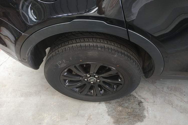 Used Land Rover Discovery Sport 2019 240 PS SE Version China VI Standard
