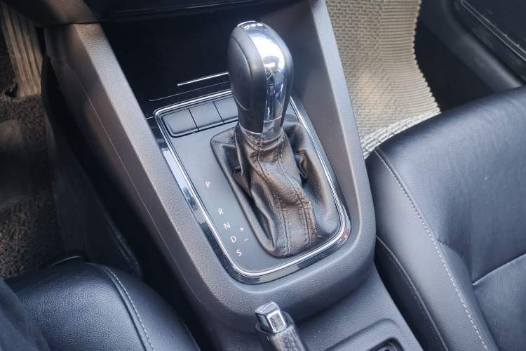 Used Volkswagen Sagitar 2015 230TSI Automatic Comfort Version
