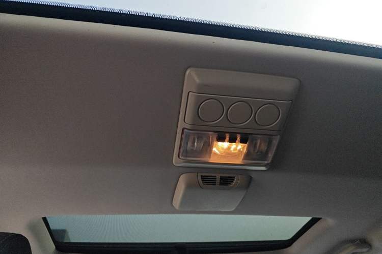 Used Land Rover Discovery 2016 3.0 SC Obsidian Black Heritage Edition SE