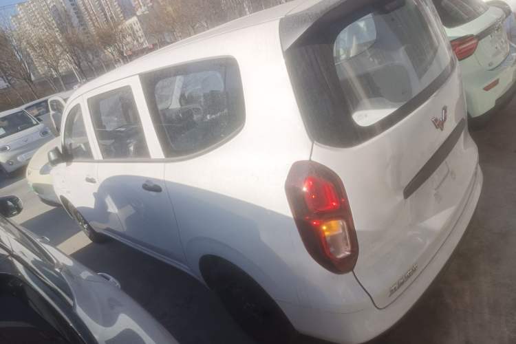 Used Wuling Hongguang New Energy 2024 All-Electric Model 300KM Practical Version
