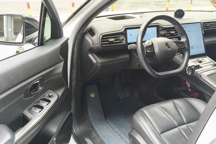 Used Nio ES8 2020 580 km Signature Edition 7-Seater Version
