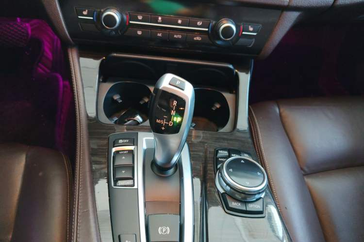 Used BMW 5 Series 2014 525Li Luxury Design Package
