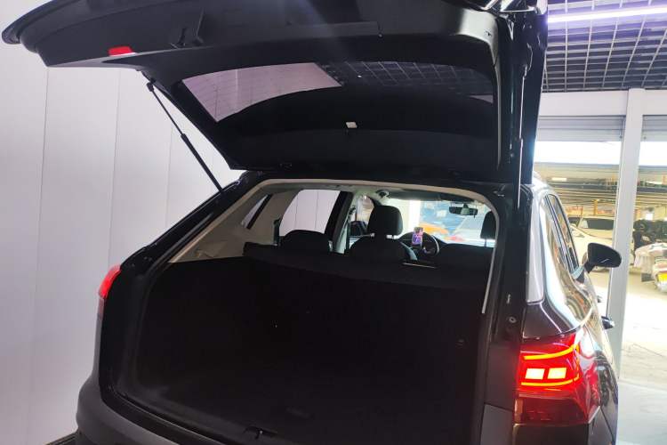 Used Volkswagen Tayron 2020 330TSI Two-Wheel Drive Luxury Smart Connectivity Version
