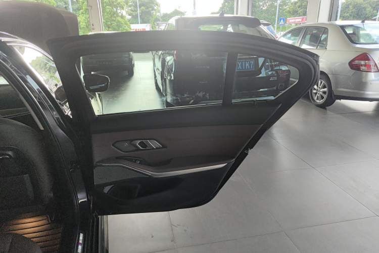 Used BMW 3 Series 2021 325Li M Sport Shadowline Package
