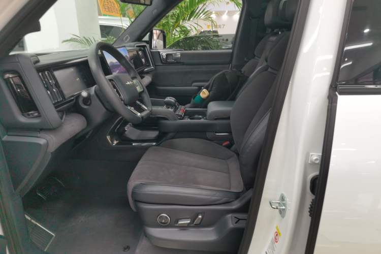 Used  Leopard 5 2023 Cloud Ride Flagship Edition
