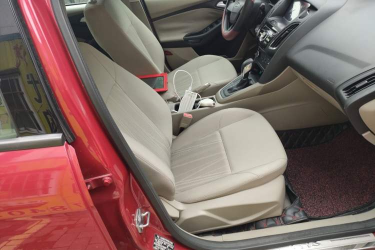 Used Ford Focus 2015 Sedan 1.6L Automatic Comfort Model
