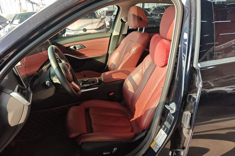 Used BMW i3 2022 eDrive 35 L
