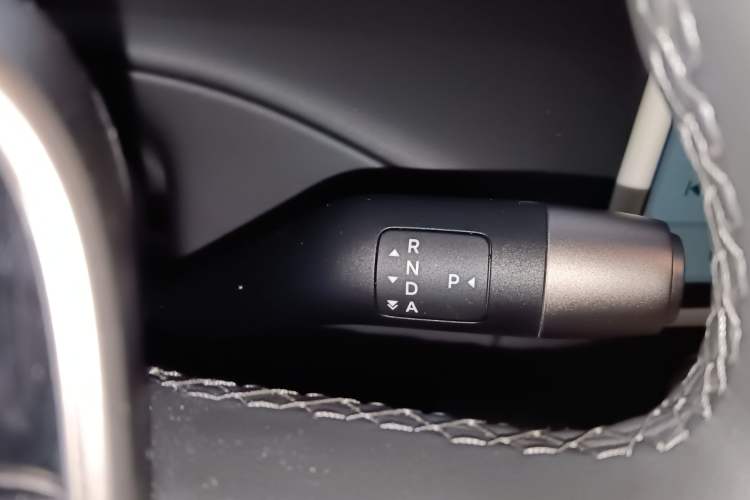 Used Li Auto MEGA 2025 Home Family Special Edition
