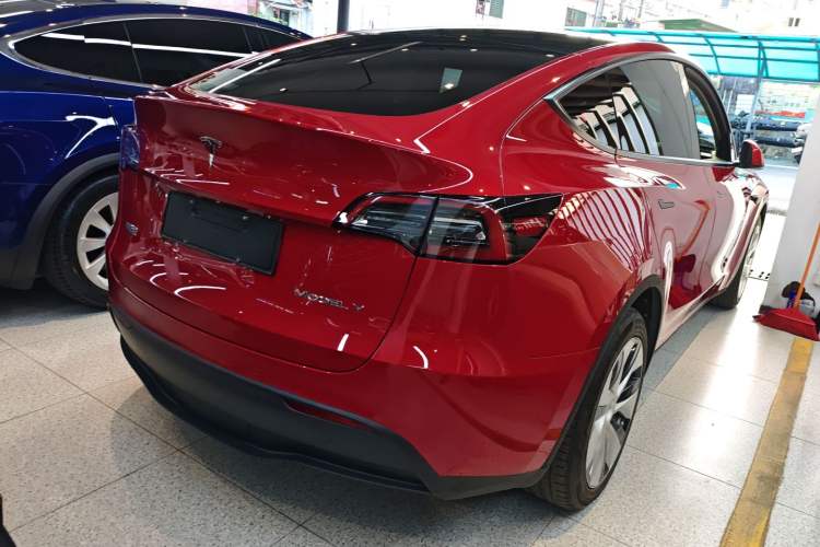 Used Tesla Model Y 2021 Long-Range All-Wheel-Drive Version 3D7
