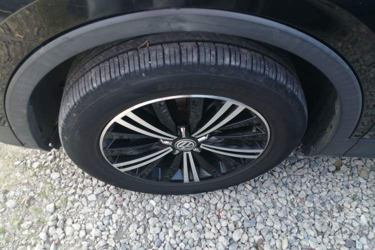 Used Volkswagen Tiguan L 2019 330TSI Automatic Two-Wheel Drive Panoramic Comfort Edition China VI Standard
