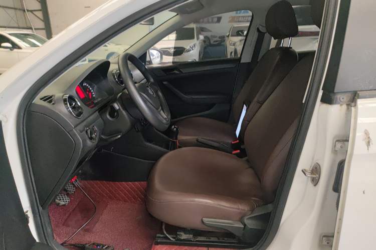 Used Volkswagen Jetta 2017 1.5L Manual Fashion Edition