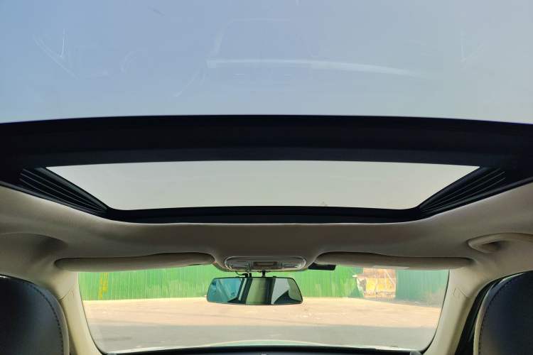 Used Geely Auto Emgrand X7 Sport 2018 1.8TD Automatic Two-Wheel Drive Smart 4G Connected Version