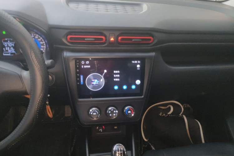 Used Dongfeng Fengon 380 2022 1.5L Comfort-Class Passenger Vehicle (Steel Spring) with 7 Seats
