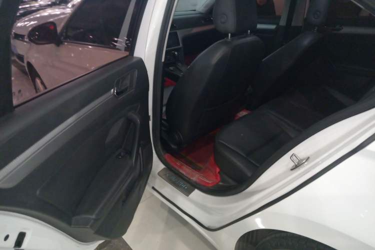 Used Volkswagen Lamando 2018 230TSI DSG Fashion Edition
