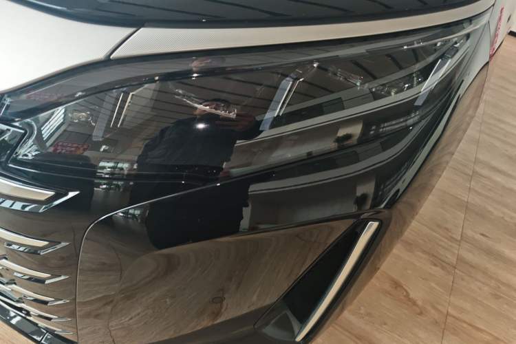 Used BYD Xia 2025 DM-i 1.5T 180km Beyond Edition
