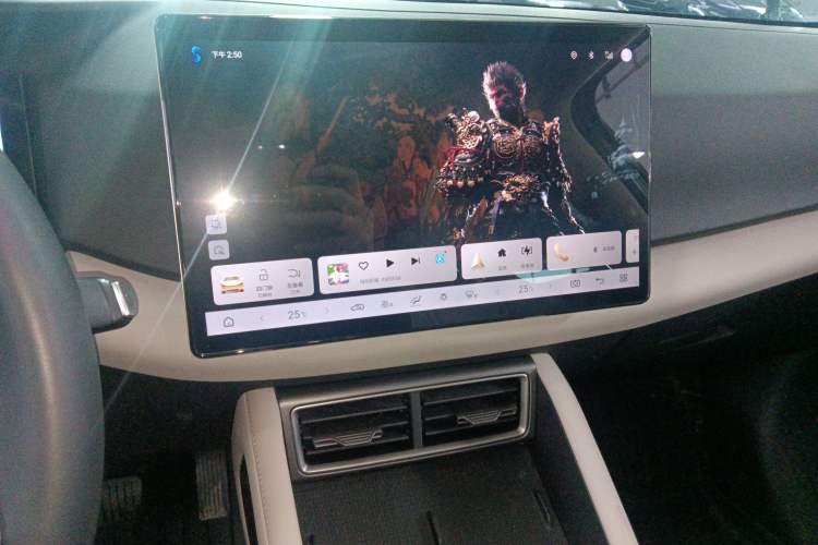 Used BYD Yuan UP 2025 Intelligent Driving Version 401 KM Dynamic Edition
