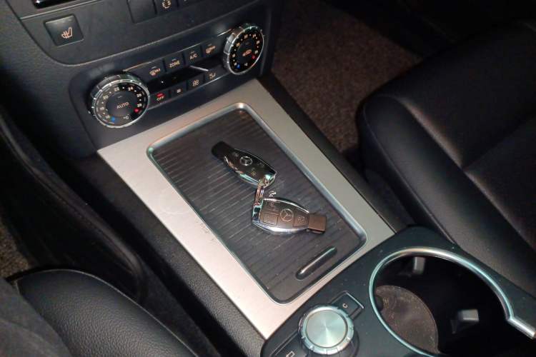 Used Mercedes-Benz GLK-Class 2013 Facelift GLK 300 4MATIC Fashion Edition