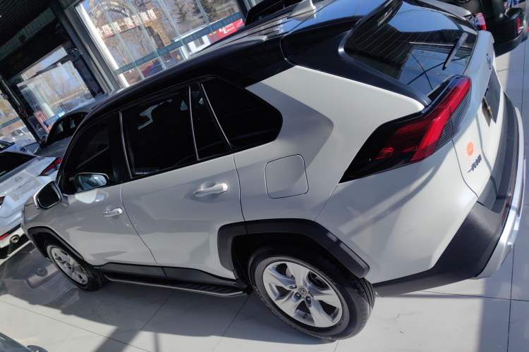 Used Toyota RAV4 2020 2.0L CVT Two-Wheel Drive Urban Edition
