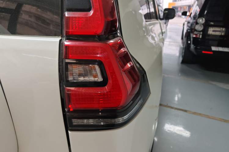 Used Toyota Prado 2018 3.5L Automatic TX-L with Rear-Mounted Spare Tire
