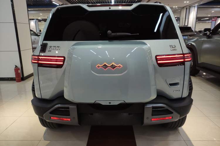 Used  Titanium 3 2025 501 km All-Wheel Drive Intelligent Driving Max Edition
